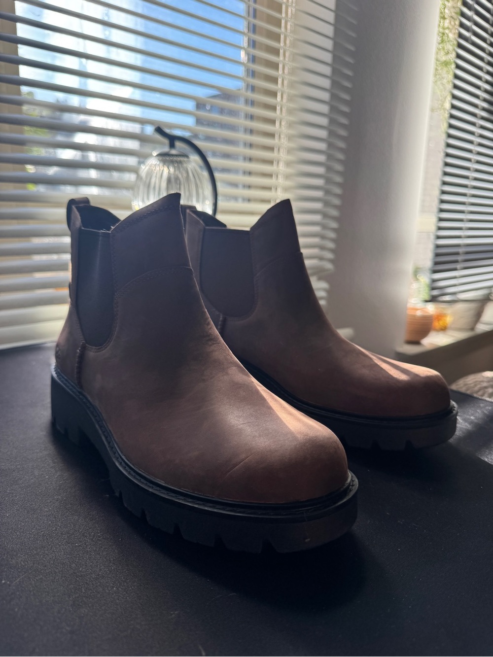 UGG Loxeley Boots - Men’s Size 9 (label misprint)